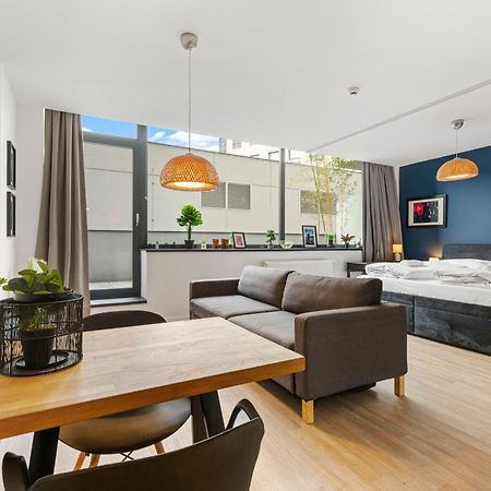 Lam Japanese Garden - Terrace - Ac Apartment Bratislava Bagian luar foto