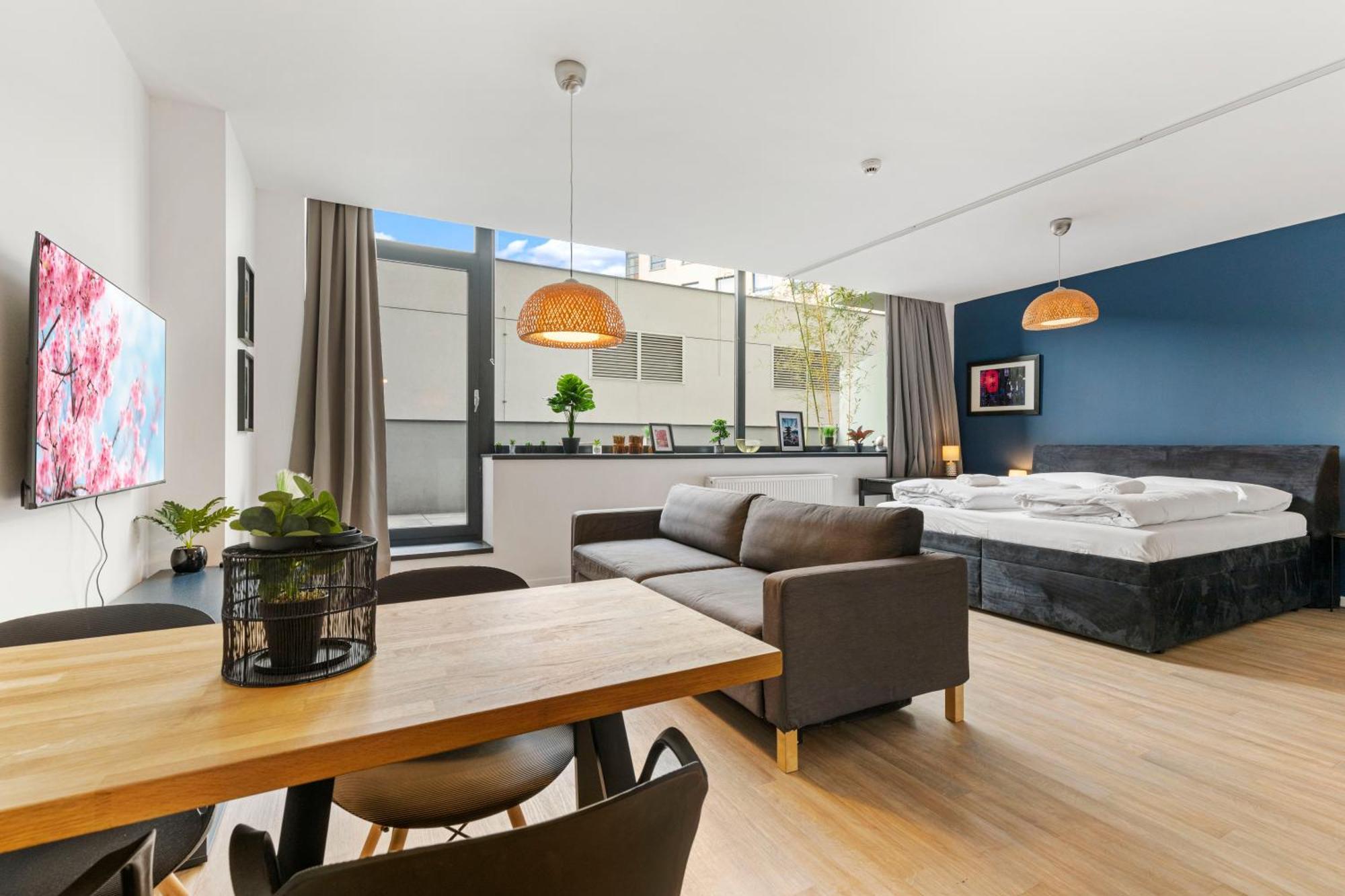 Lam Japanese Garden - Terrace - Ac Apartment Bratislava Bagian luar foto