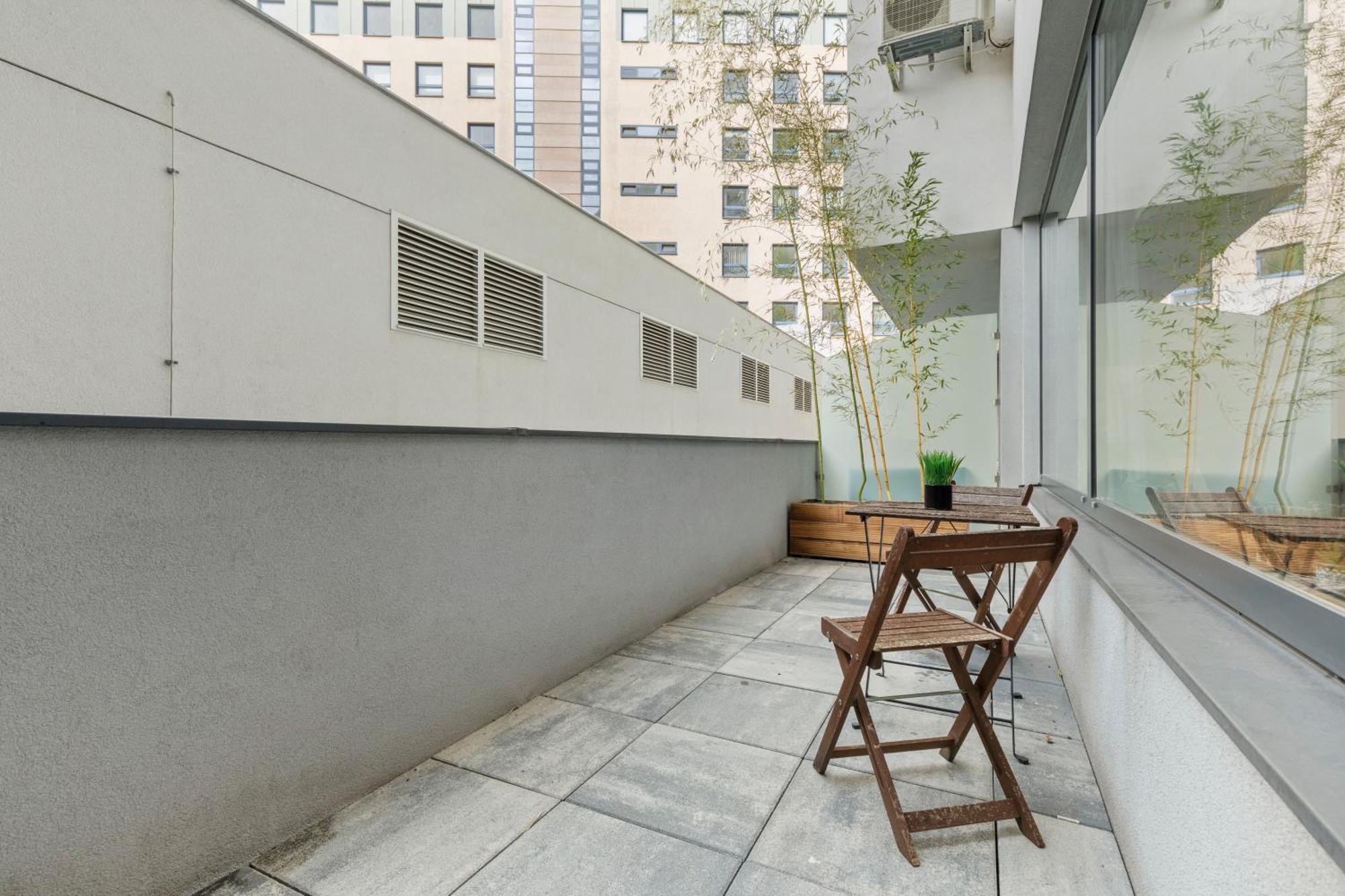 Lam Japanese Garden - Terrace - Ac Apartment Bratislava Bagian luar foto
